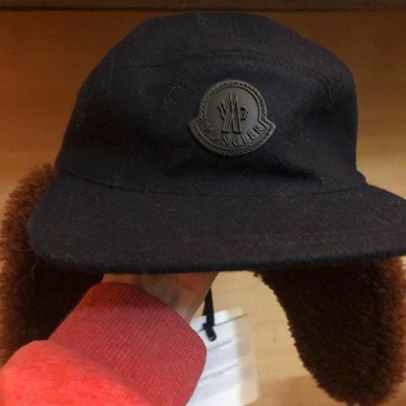 Moncler Cap - Picture 1 of 6
